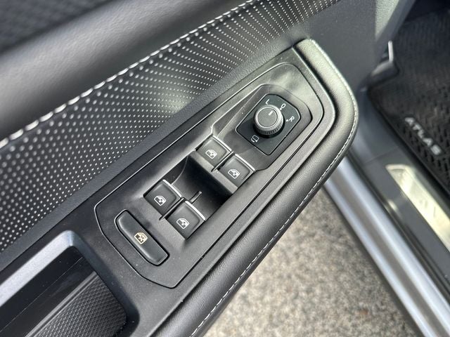 2024 Volkswagen Atlas Cross Sport 2.0T SEL Premium R-Line
