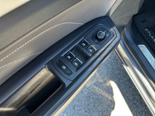 2023 Volkswagen Atlas Cross Sport 3.6L V6 SEL Premium R-Line