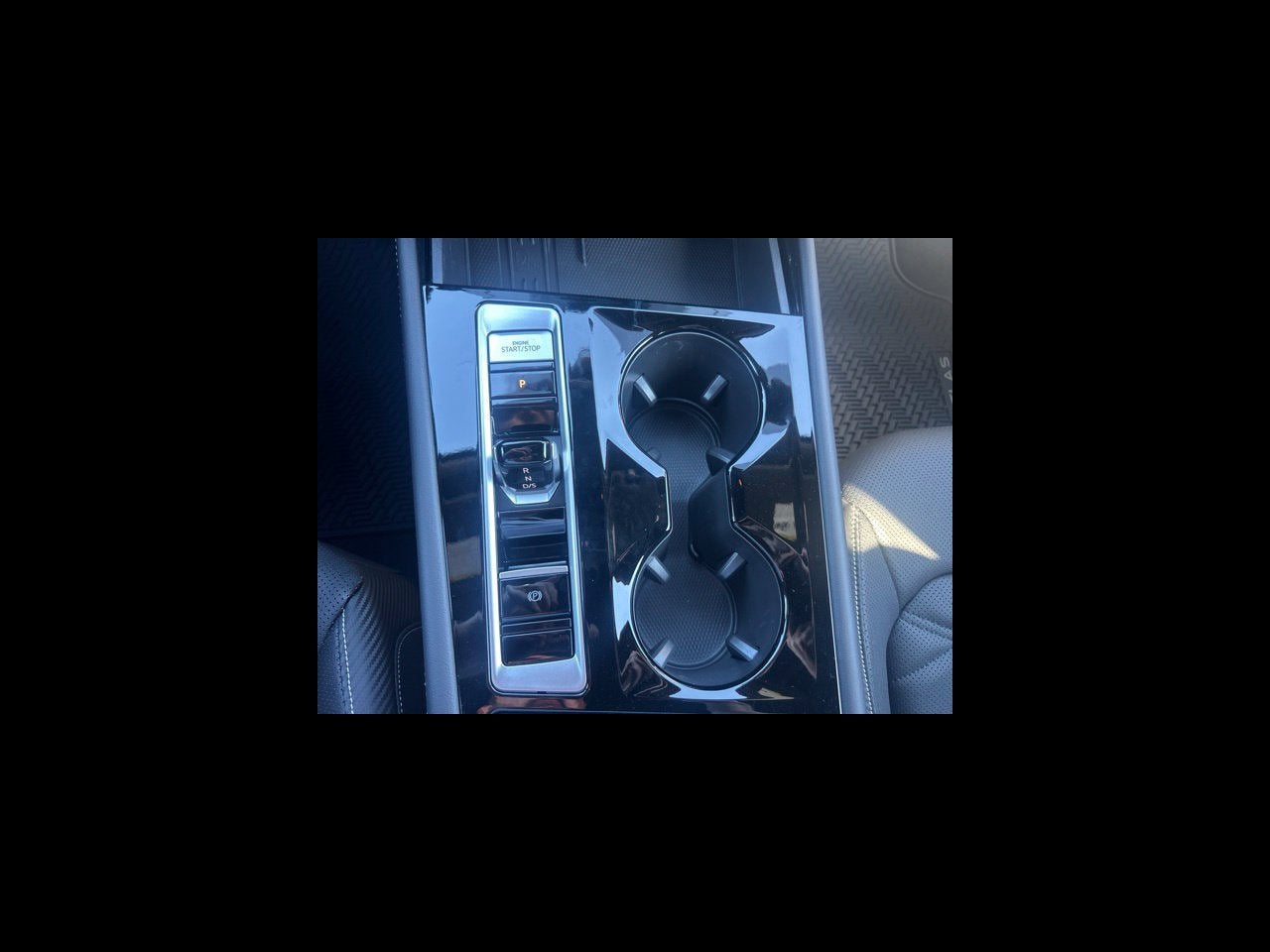 2026 Volkswagen Atlas Cross Sport SE w/Technology