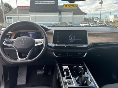 2025 Volkswagen Atlas 2.0T SE w/Technology