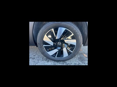 2026 Volkswagen Atlas Cross Sport SE w/Technology