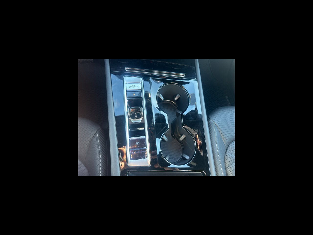 2026 Volkswagen Atlas Cross Sport SE w/Technology