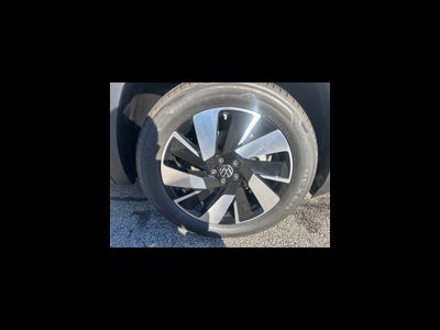 2026 Volkswagen Atlas Cross Sport SE w/Technology