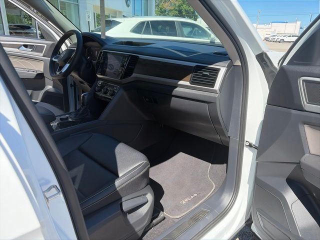 2023 Volkswagen Atlas 2.0T SE w/Technology