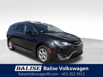 2018 Chrysler Pacifica Hybrid Touring L