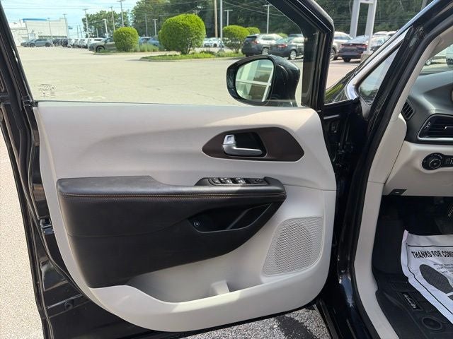 2018 Chrysler Pacifica Hybrid Touring L
