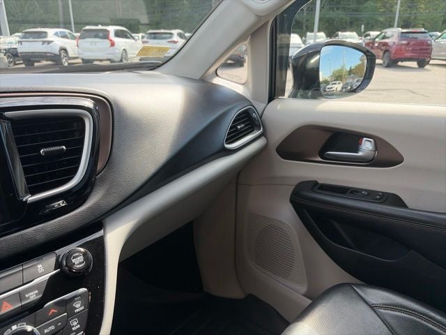 2018 Chrysler Pacifica Hybrid Touring L