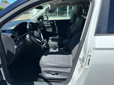 2025 Volkswagen Taos 1.5T SE Black
