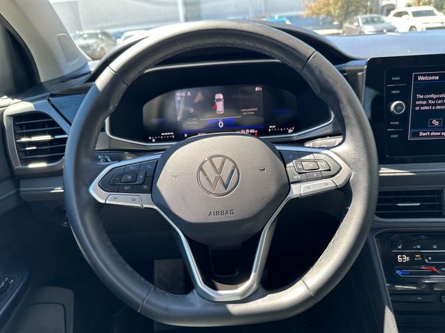 2025 Volkswagen Taos 1.5T SE Black