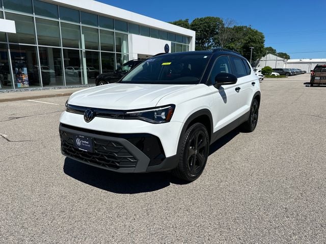 2025 Volkswagen Taos 1.5T SE Black