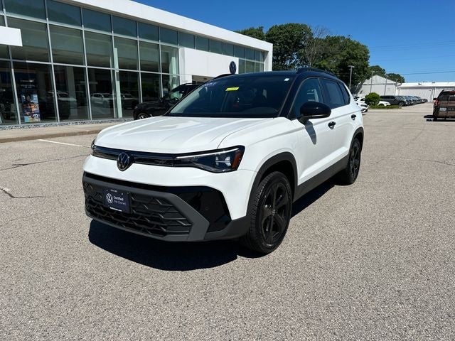 2025 Volkswagen Taos 1.5T SE Black