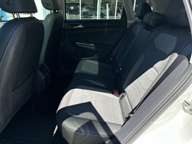 2025 Volkswagen Taos 1.5T SE Black