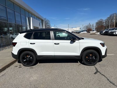2026 Volkswagen Taos 1.5T SE Black