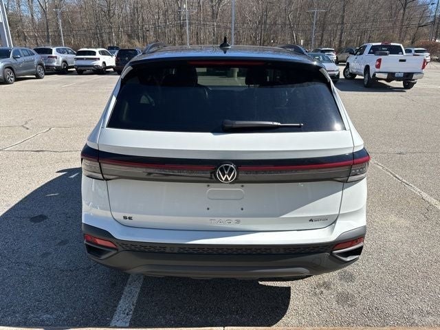 2026 Volkswagen Taos 1.5T SE Black