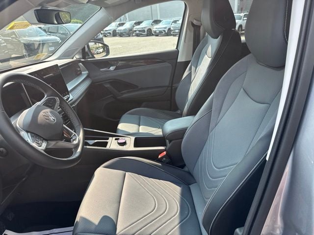 2025 Volkswagen Tiguan 2.0T SE