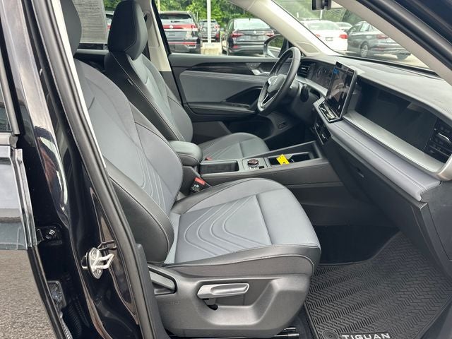 2025 Volkswagen Tiguan 2.0T SE