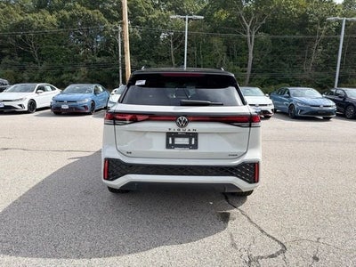 2026 Volkswagen Tiguan 2.0T SE R-Line Black
