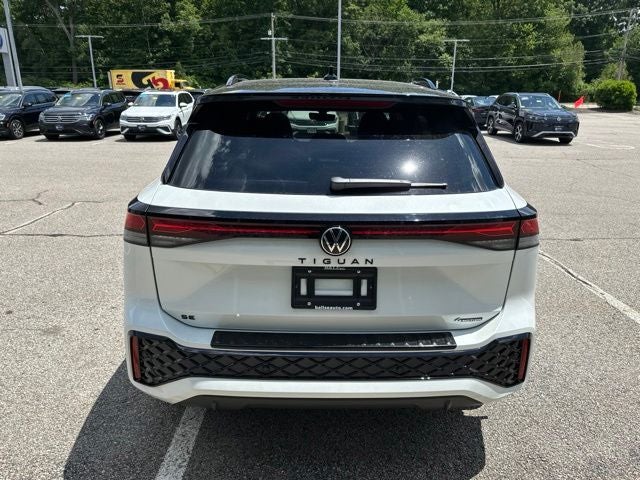 2026 Volkswagen Tiguan 2.0T SE R-Line Black