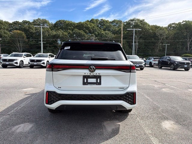 2026 Volkswagen Tiguan SE R-Line Black