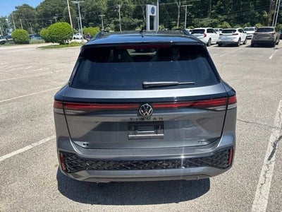 2026 Volkswagen Tiguan 2.0T SE R-Line Black