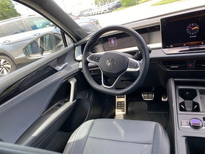 2025 Volkswagen Tiguan 2.0T SE R-Line Black