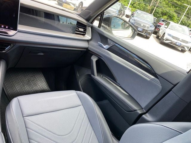 2025 Volkswagen Tiguan 2.0T SE R-Line Black