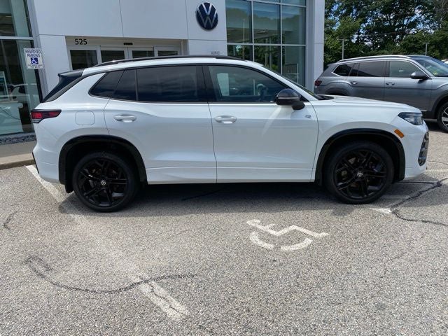 2025 Volkswagen Tiguan 2.0T SE R-Line Black