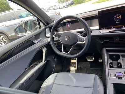 2025 Volkswagen Tiguan 2.0T SE R-Line Black