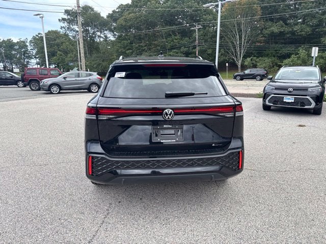 2026 Volkswagen Tiguan 2.0T SE R-Line Black