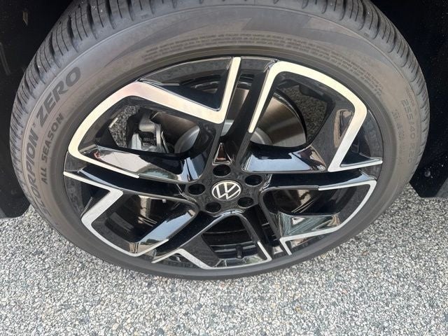 2026 Volkswagen Tiguan 2.0T SEL R-Line Turbo