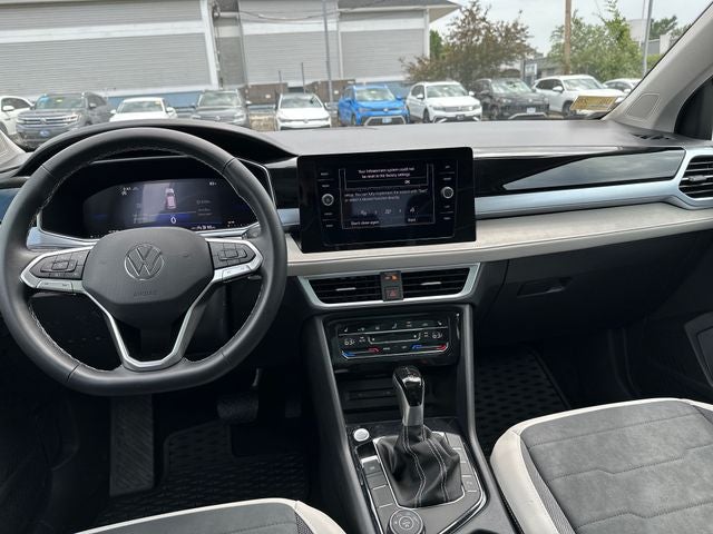 2025 Volkswagen Taos 1.5T SE