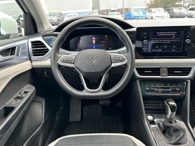 2025 Volkswagen Taos 1.5T SE