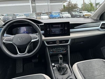 2025 Volkswagen Taos 1.5T SE