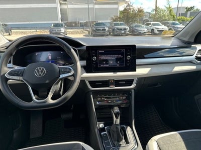 2025 Volkswagen Taos 1.5T SE