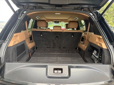 2025 Land Rover Range Rover SE LWB