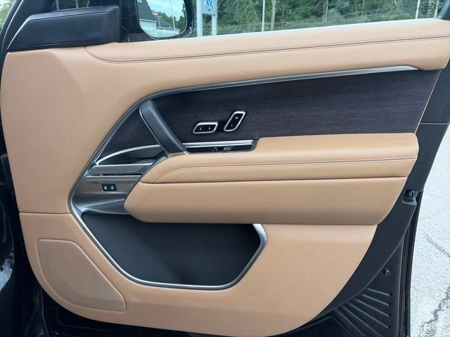 2025 Land Rover Range Rover SE LWB