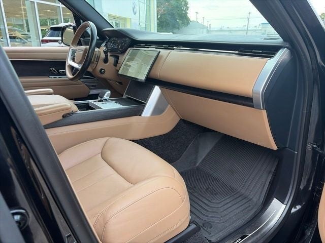 2025 Land Rover Range Rover SE LWB