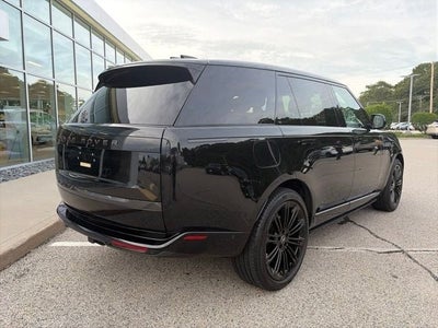 2025 Land Rover Range Rover SE LWB