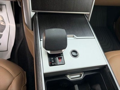 2025 Land Rover Range Rover SE LWB