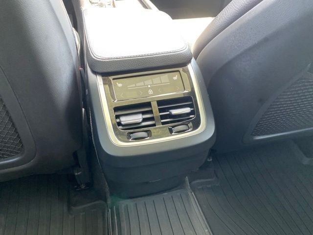 2021 Volvo XC90 T6 Momentum