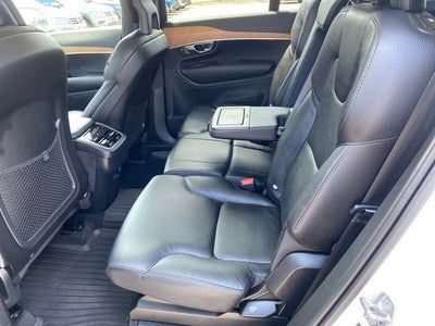 2021 Volvo XC90 T6 Momentum