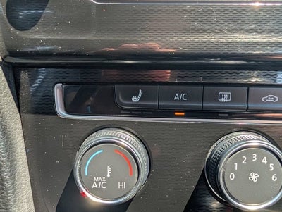 2017 Volkswagen Golf GTI Sport