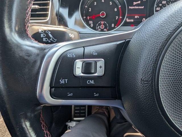 2017 Volkswagen Golf GTI Sport