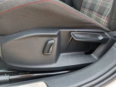 2017 Volkswagen Golf GTI Sport