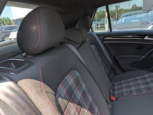 2017 Volkswagen Golf GTI Sport