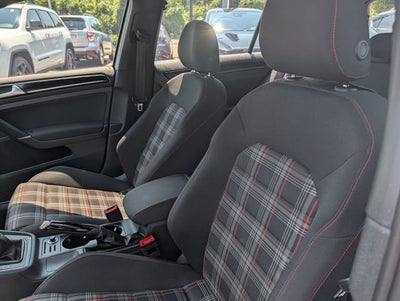2017 Volkswagen Golf GTI Sport