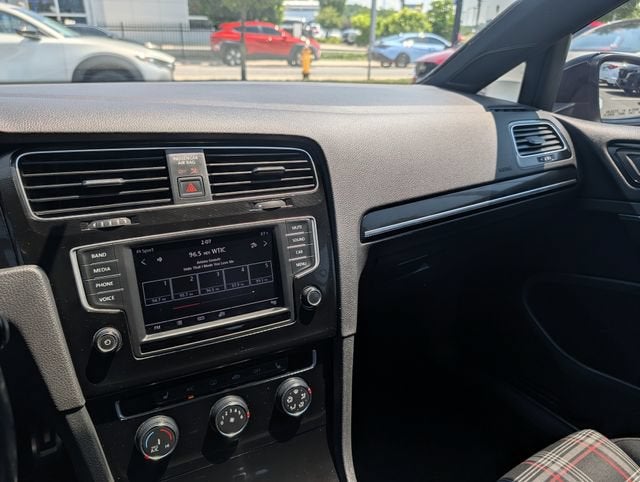 2017 Volkswagen Golf GTI Sport