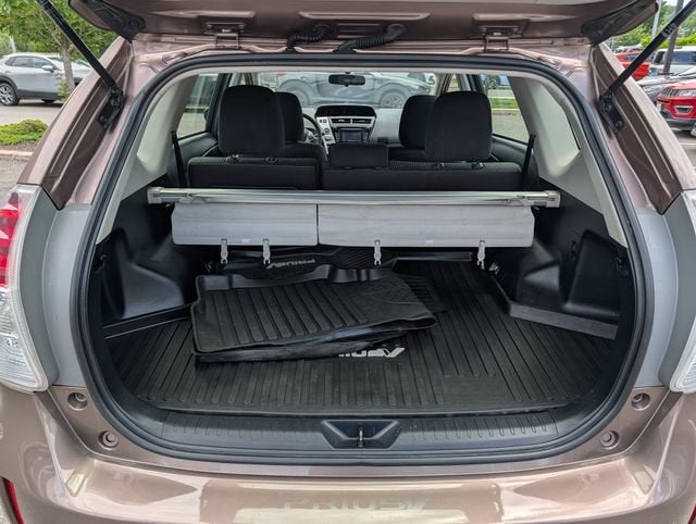 2017 Toyota Prius v Two