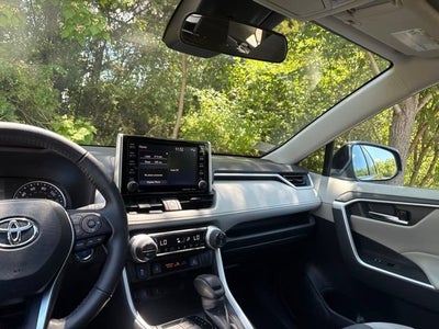 2021 Toyota RAV4 Hybrid XLE