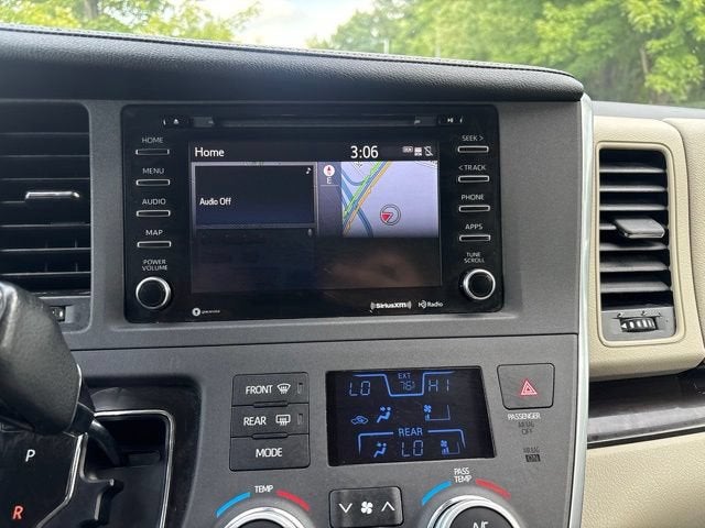 2018 Toyota Sienna XLE